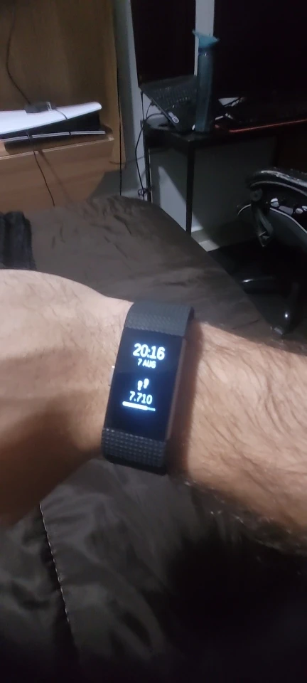 Fitbit Charge 2 smart wristband heart rate monitoring photo review