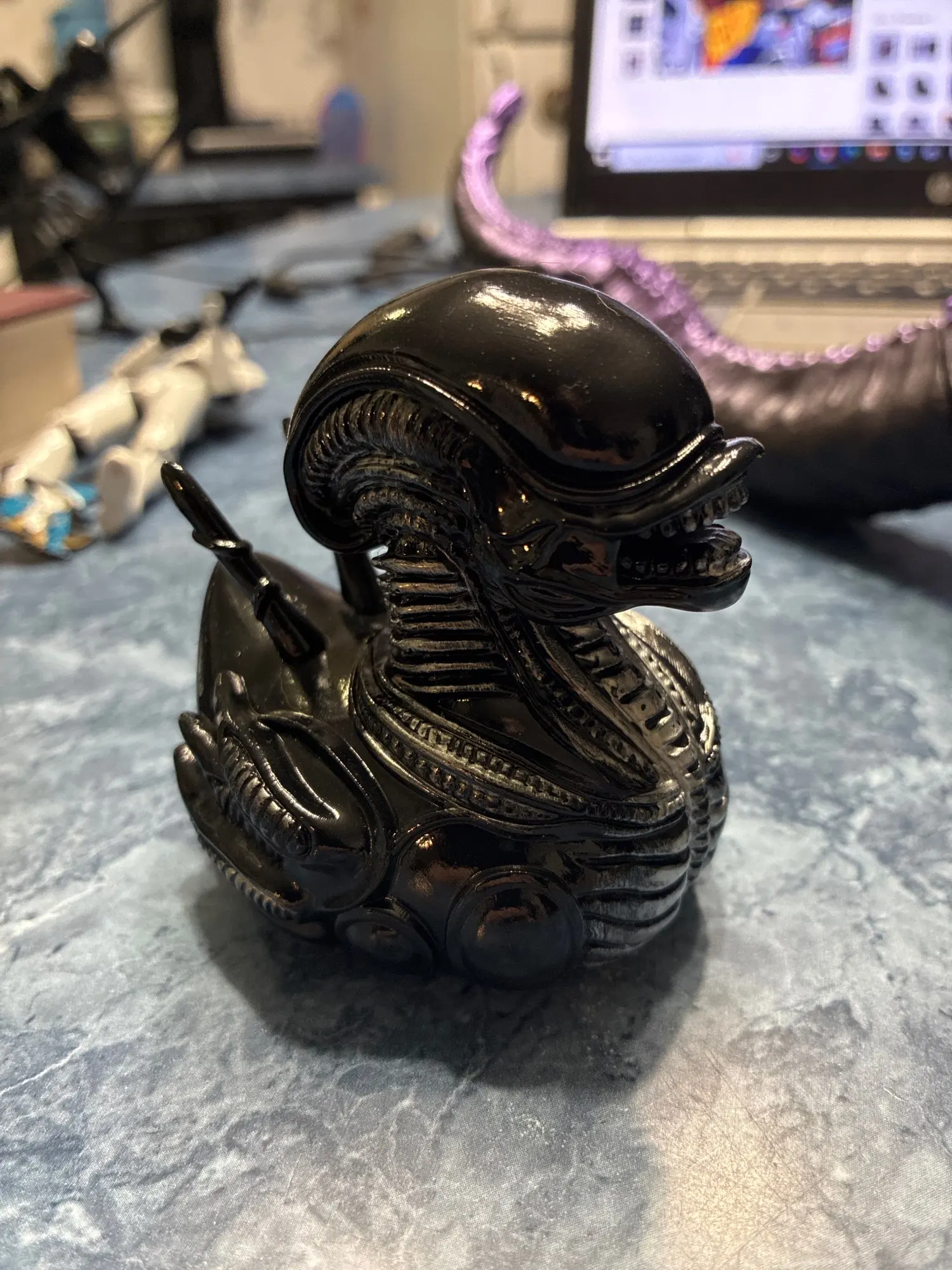 Alien Duck Resin Statue，Evil Alien Duck Ornament ，Resin photo review
