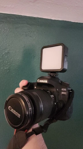 Adjustable Mini RGB Hot Boot Fill Light Live photo review