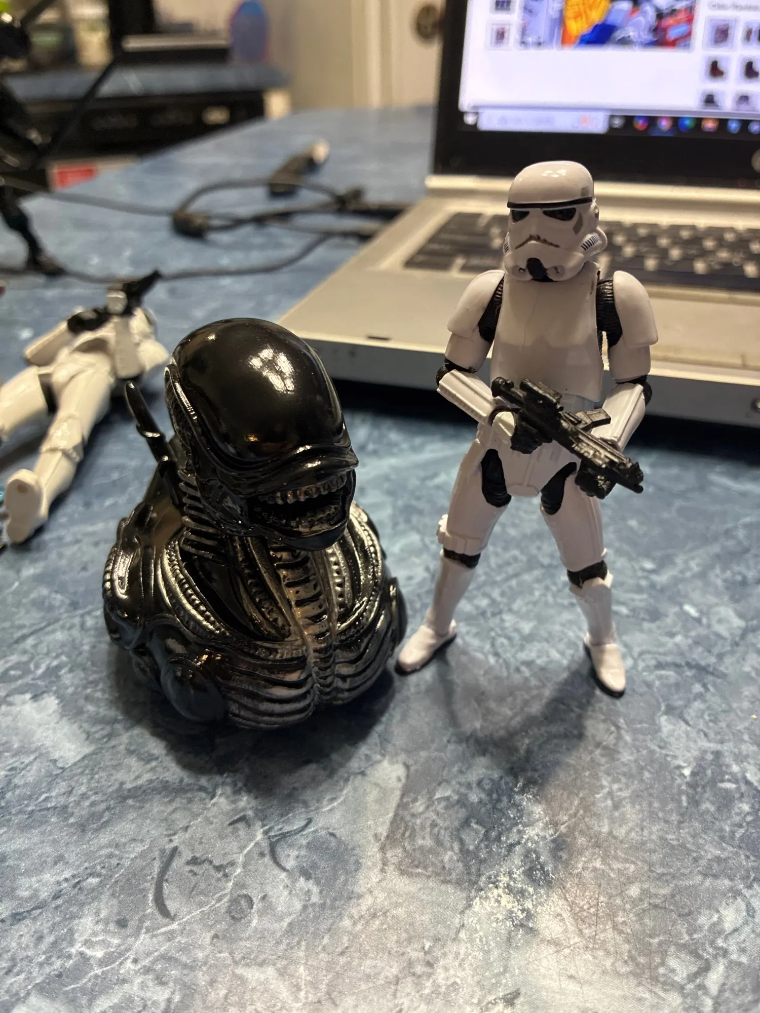 Alien Duck Resin Statue，Evil Alien Duck Ornament ，Resin photo review