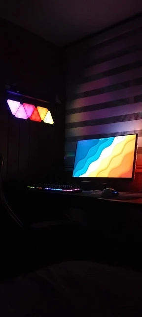 Super Thin LED Triangle Lamps Indoor RGB Quantum photo review