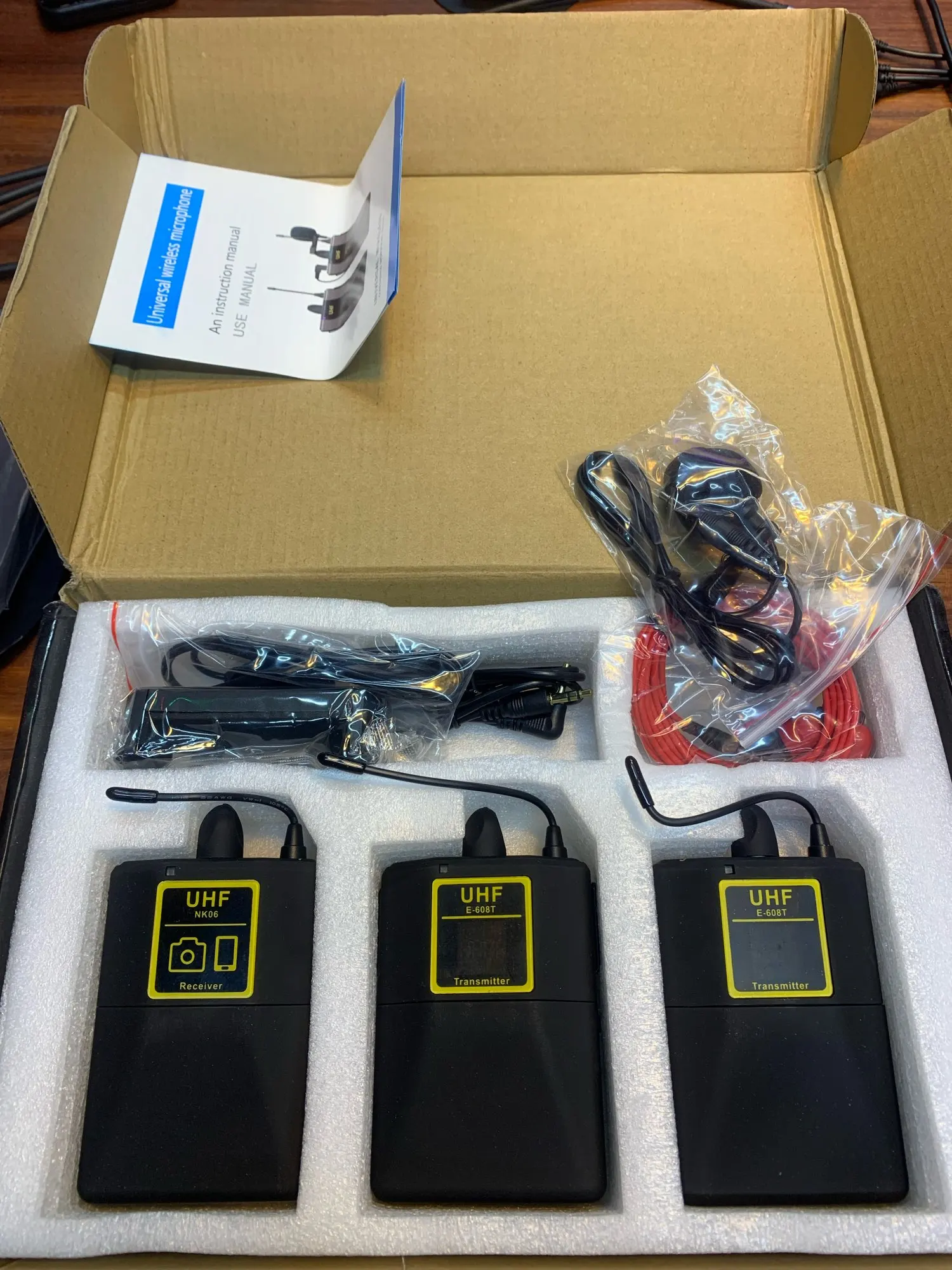 Professional UHF Wireless Lavalier Microphone with Audio Monitor photo review