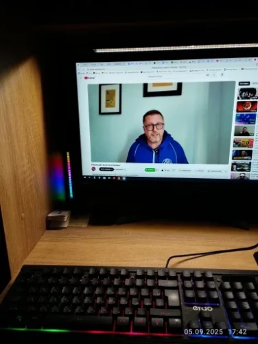 Wiscolor TUYA Computer Monitor Light Bar Remote Control photo review