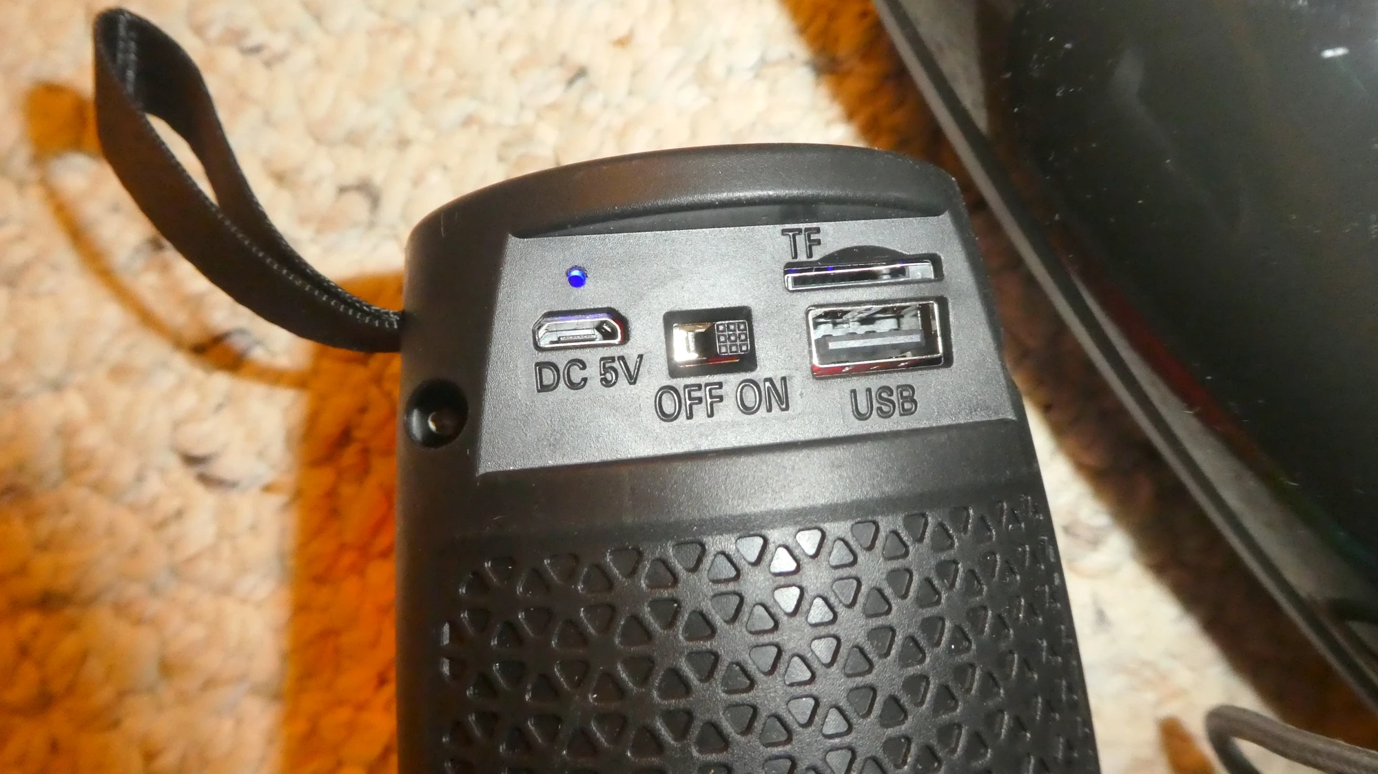 BT-1202 Portable Bluetooth Speaker - 360° Colorful LED photo review
