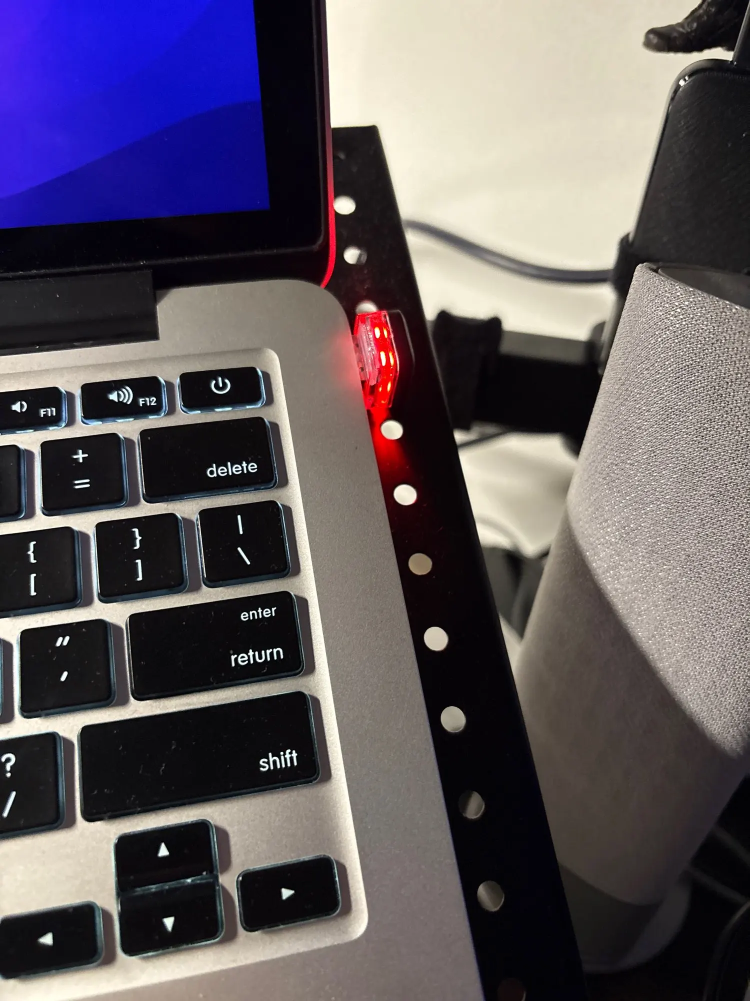 USB To 2 Ports Charger Hub Adapter 1 photo review