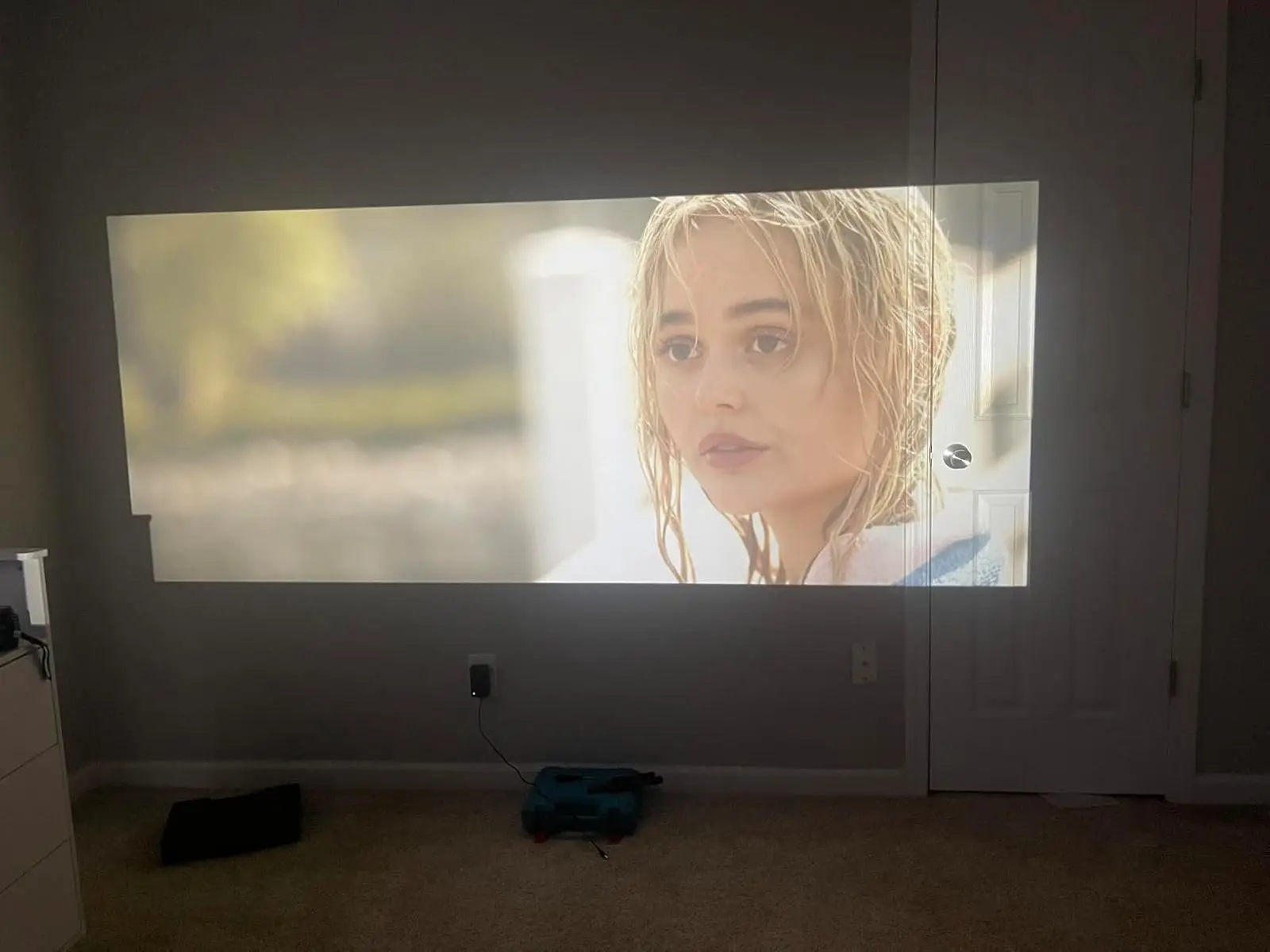 HUAWEISHI 4K Projector Android Native Portable 1080P Auto photo review