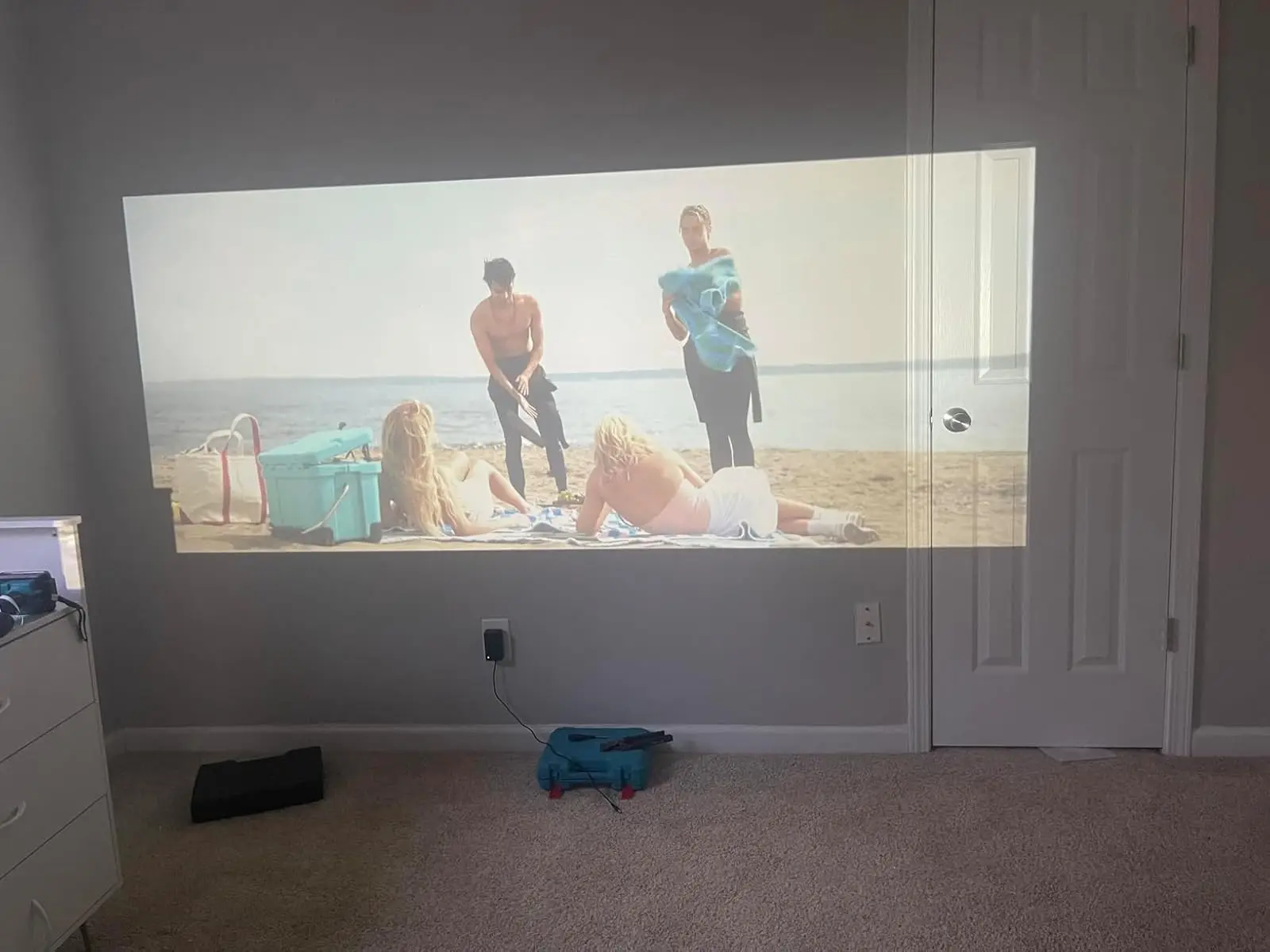 HUAWEISHI 4K Projector Android Native Portable 1080P Auto photo review