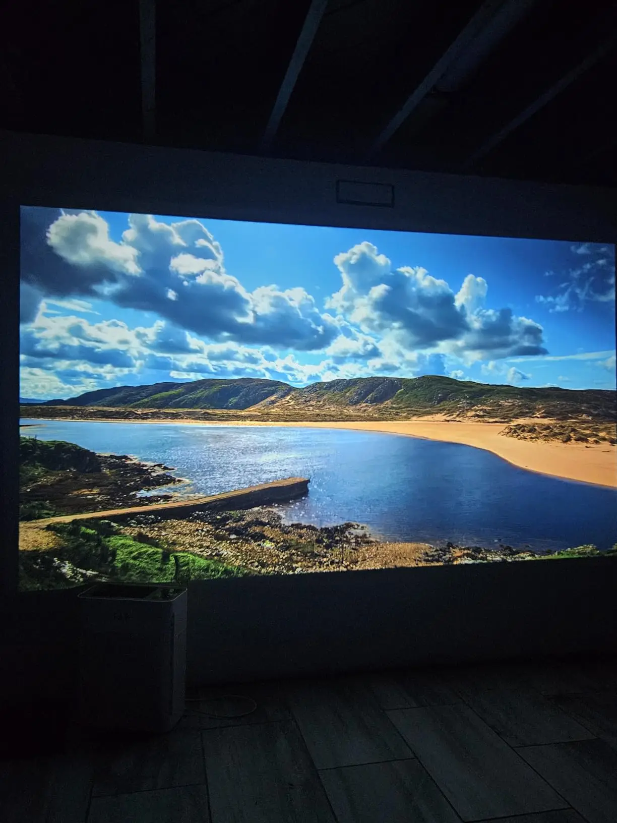 HUAWEISHI 4K Projector Android Native Portable 1080P Auto photo review