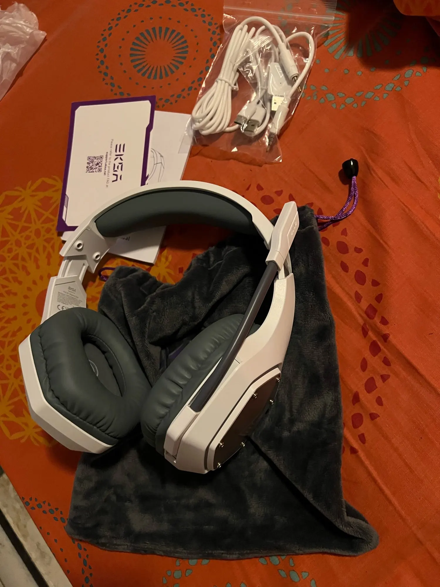 EKSA 2.4GHz Wireless Headphones E1000 WT 7.1 Surround photo review