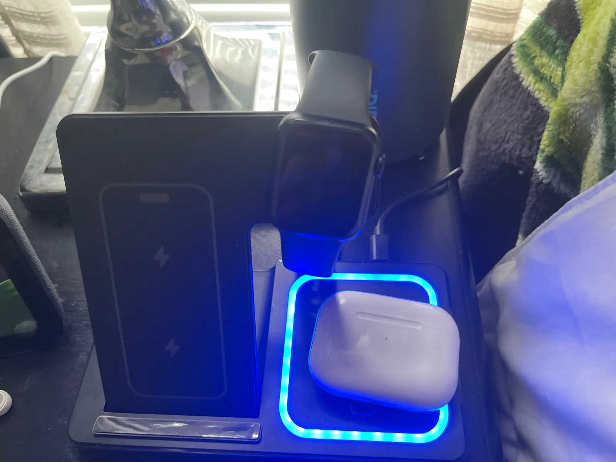 3 in 1 30W Foldable Wireless Charging Station photo review