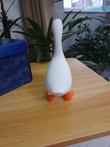 1pc Magnetic Goose Key chain home decoration sculpture photo review
