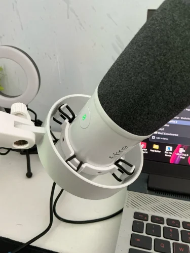 FIFINE Dynamic USB/XLR Microphone with Gain Knob/Touch-mute/Headphone Jack,Recording photo review