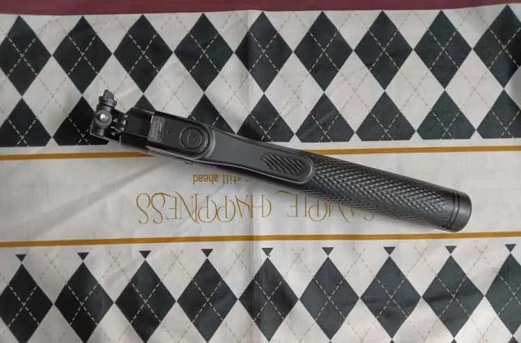 BSLIUFANG 2.15M 360 ° rotation selfie stick Wireless photo review