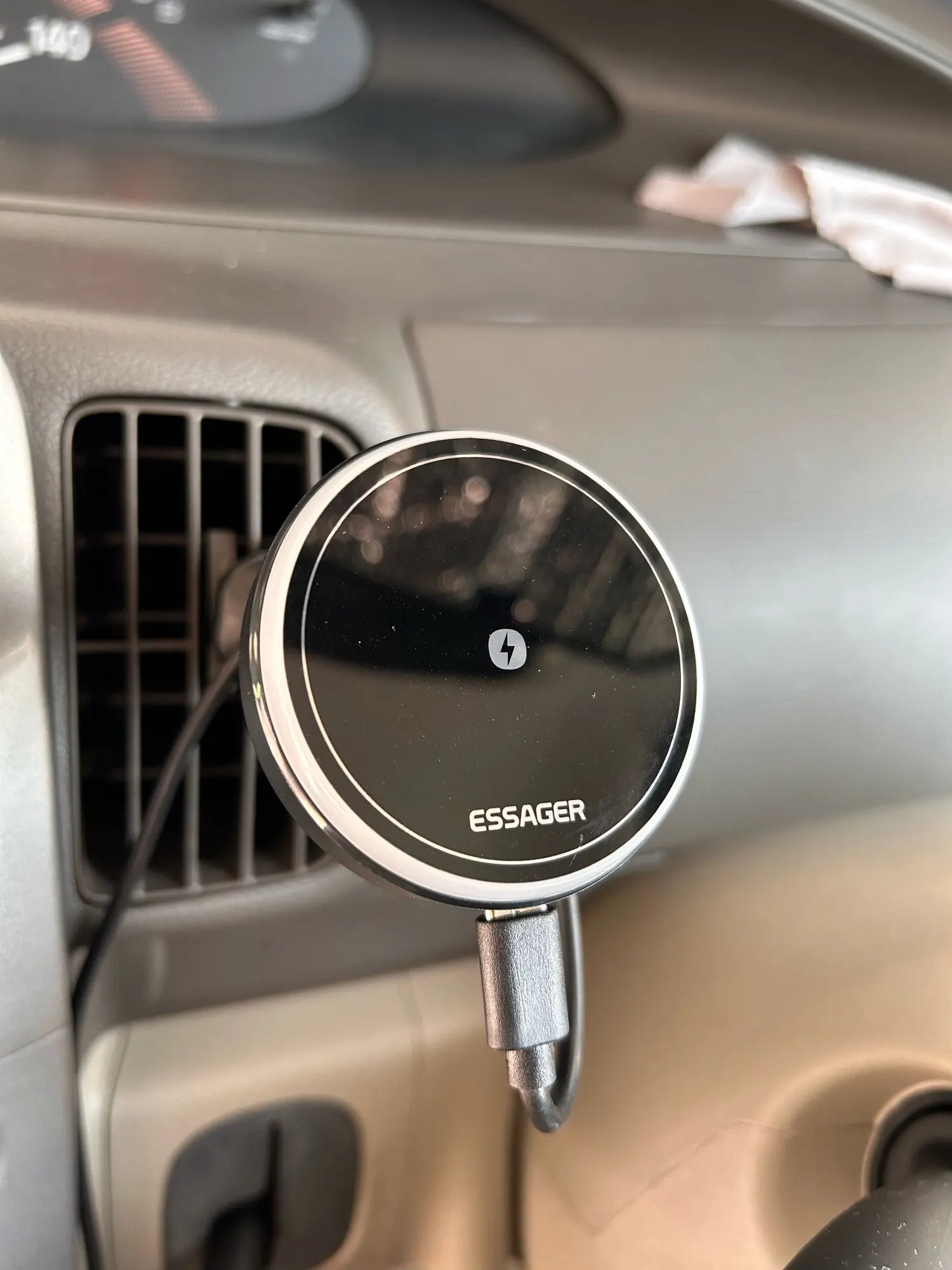 Essager Magnetic Wireless Charger Car Phone Holder 15W photo review