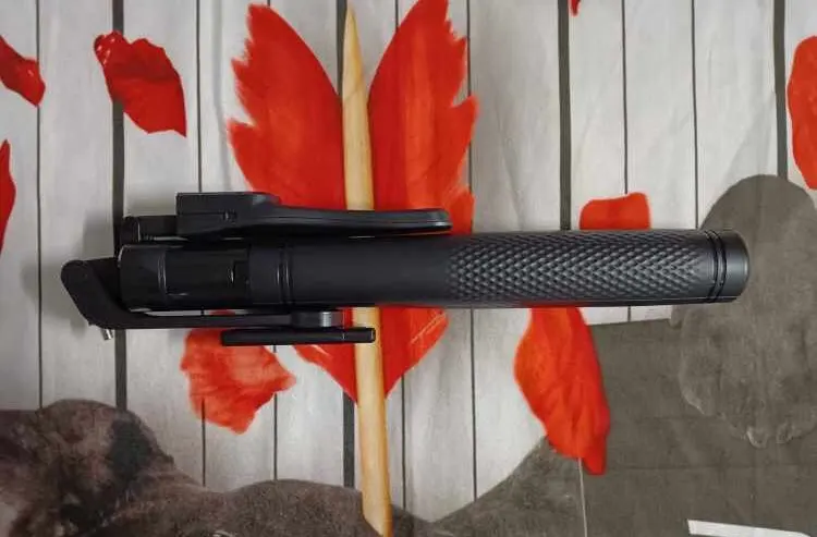 BSLIUFANG 2.15M 360 ° rotation selfie stick Wireless photo review