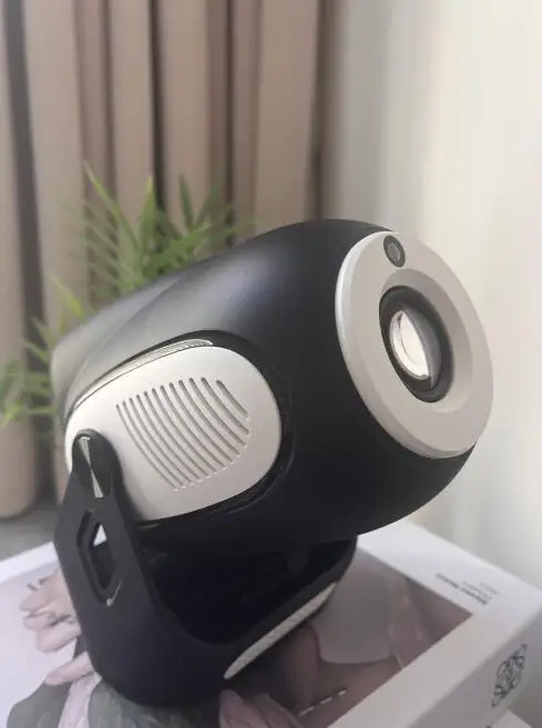 Magcubic HY300 X 4K Android 11 Projector with photo review