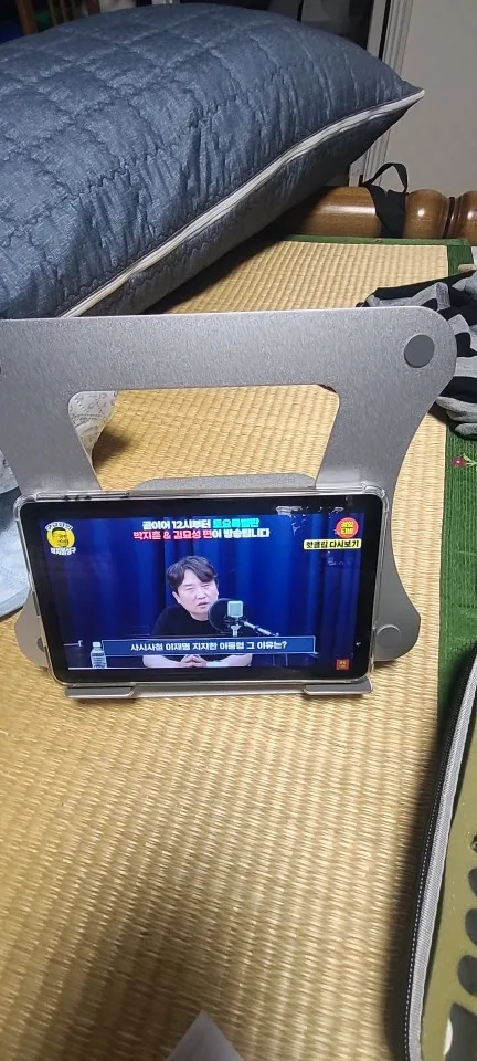 PANTXIKE Laptop Stand Foldable Aluminum Alloy Portable Notebook photo review