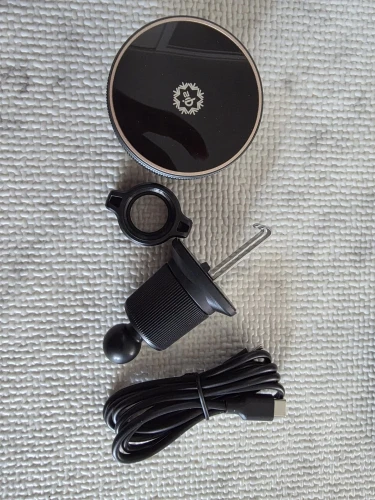 ice Cooling Magnetic Wireless Car Charger Stand for photo review