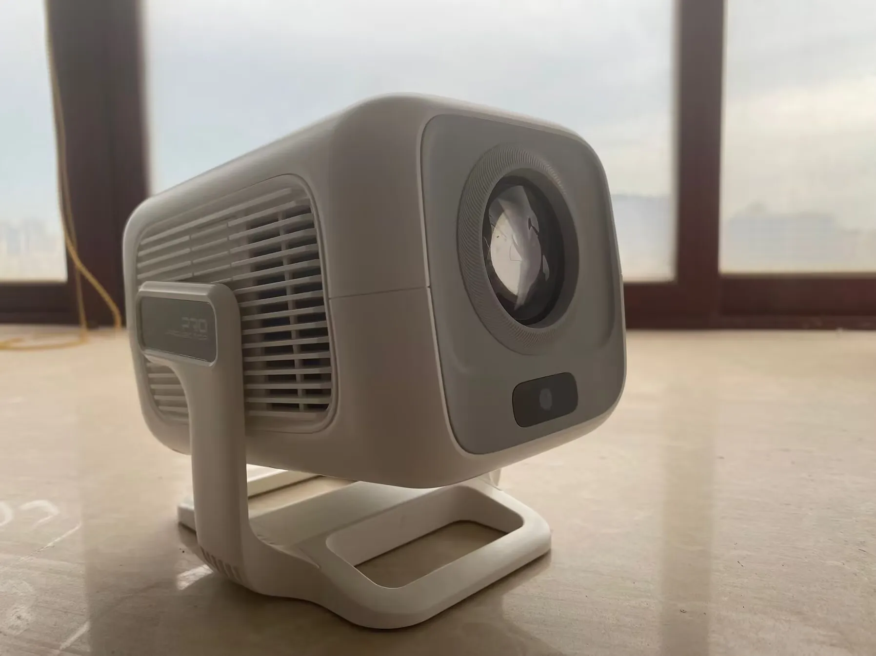 HUAWEISHI 4K Projector Android Native Portable 1080P Auto photo review