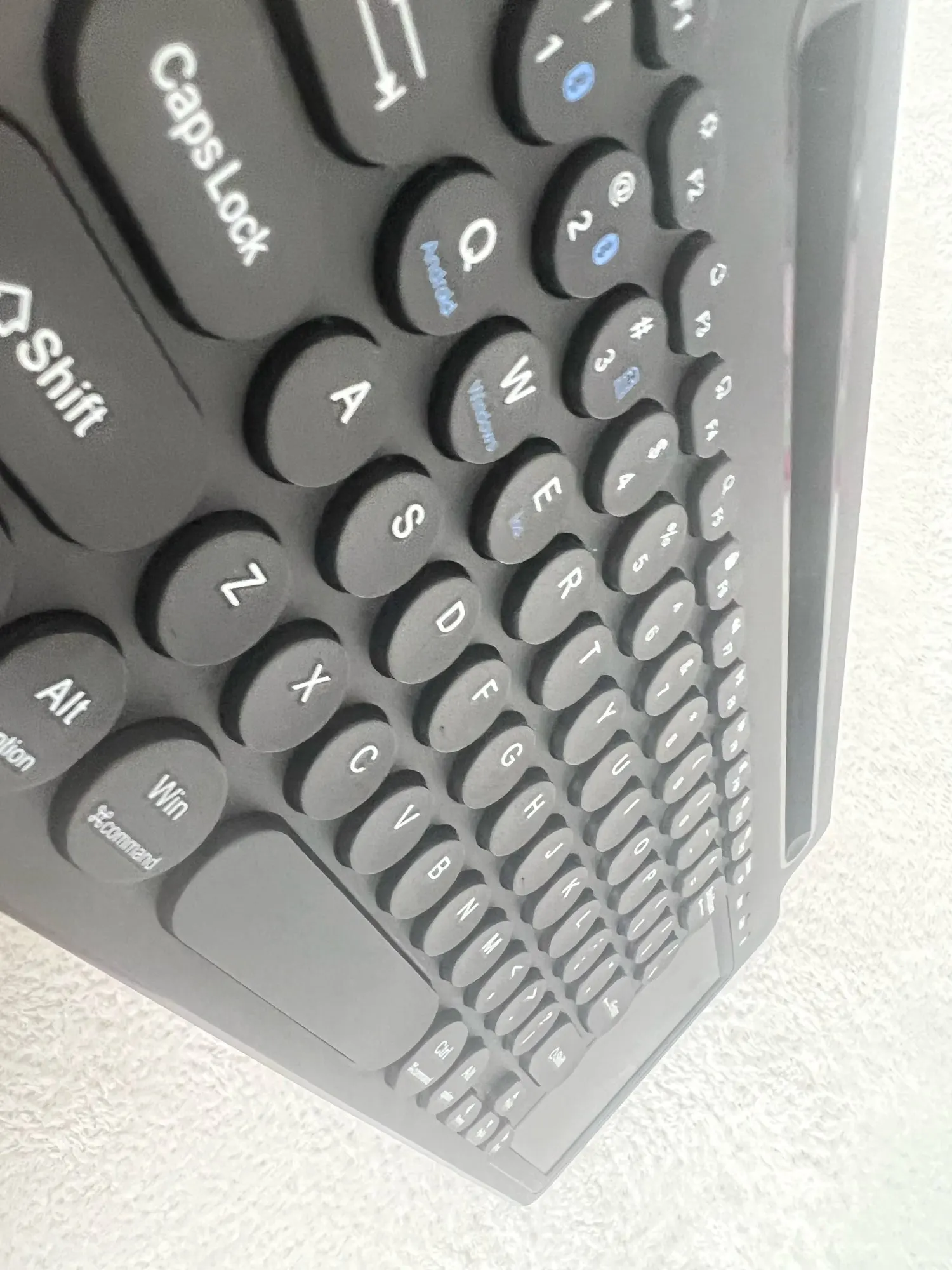 Tri-Mode Dual Bluetooth Keyboard BT5.0 3.0 2.4G Wireless photo review