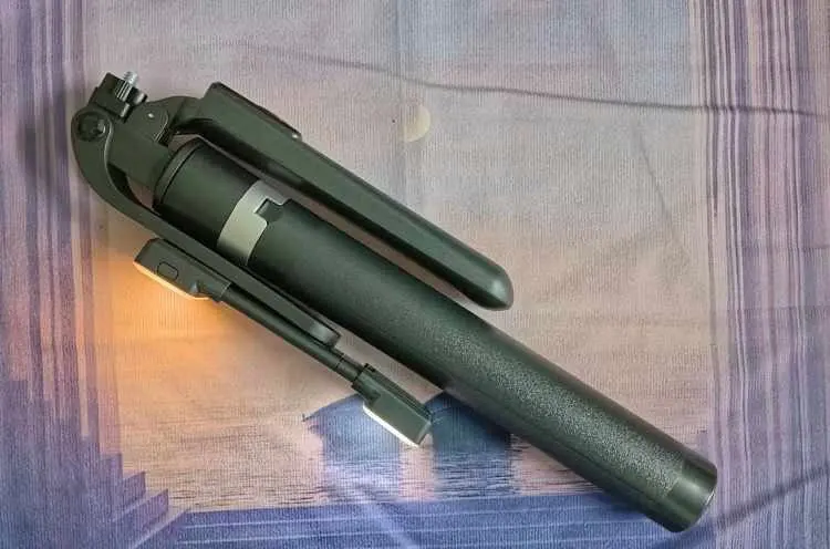 Roreta new 1.7M Portable camera tripod with wireless remote control photo review