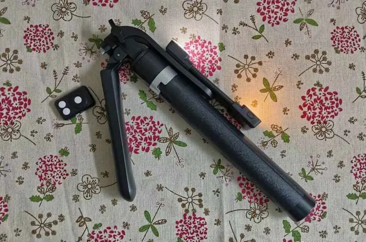 Roreta new 1.7M Portable camera tripod with wireless remote control photo review