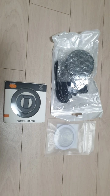 VIKEFON 30W Magnetic Car Wireless Charger For iPhone photo review
