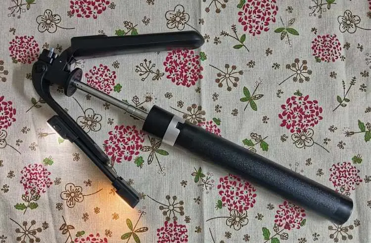 Roreta new 1.7M Portable camera tripod with wireless remote control photo review