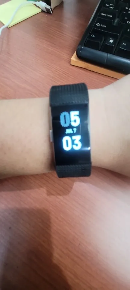 Fitbit Charge 2 smart wristband heart rate monitoring photo review