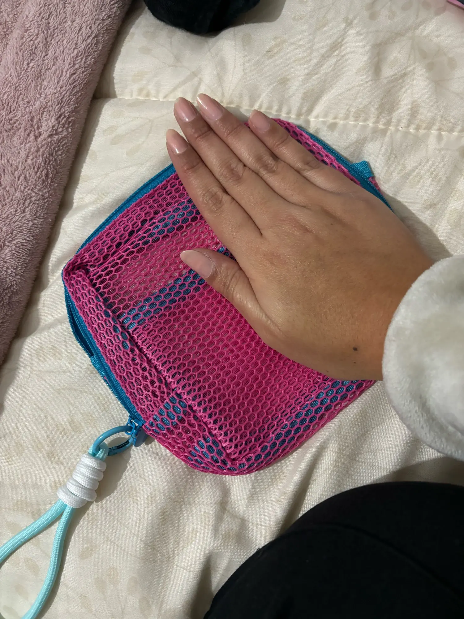 Square Mesh Cosmetic Bag, Portable Square Cosmetic Storage photo review