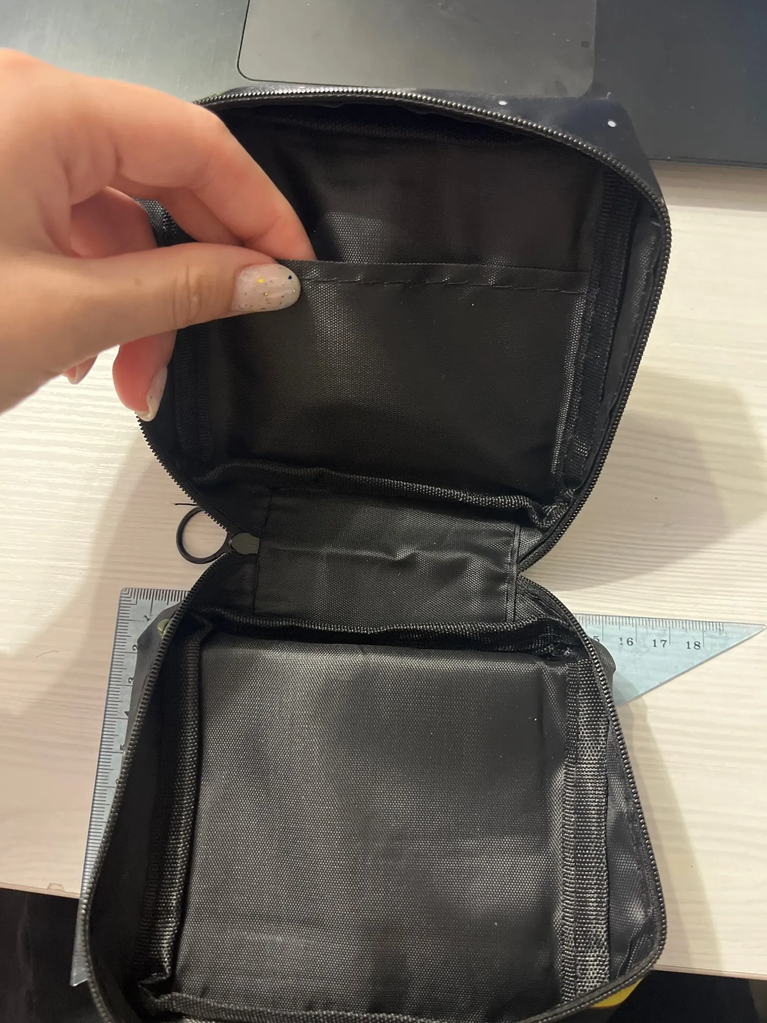 Women Sanitary Napkin Tampon Storage Bag Portable Waterproof photo review