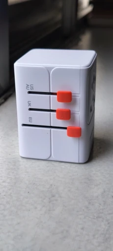 65W/45W/25W GaN Universal Travel Adapter with 2 USB photo review