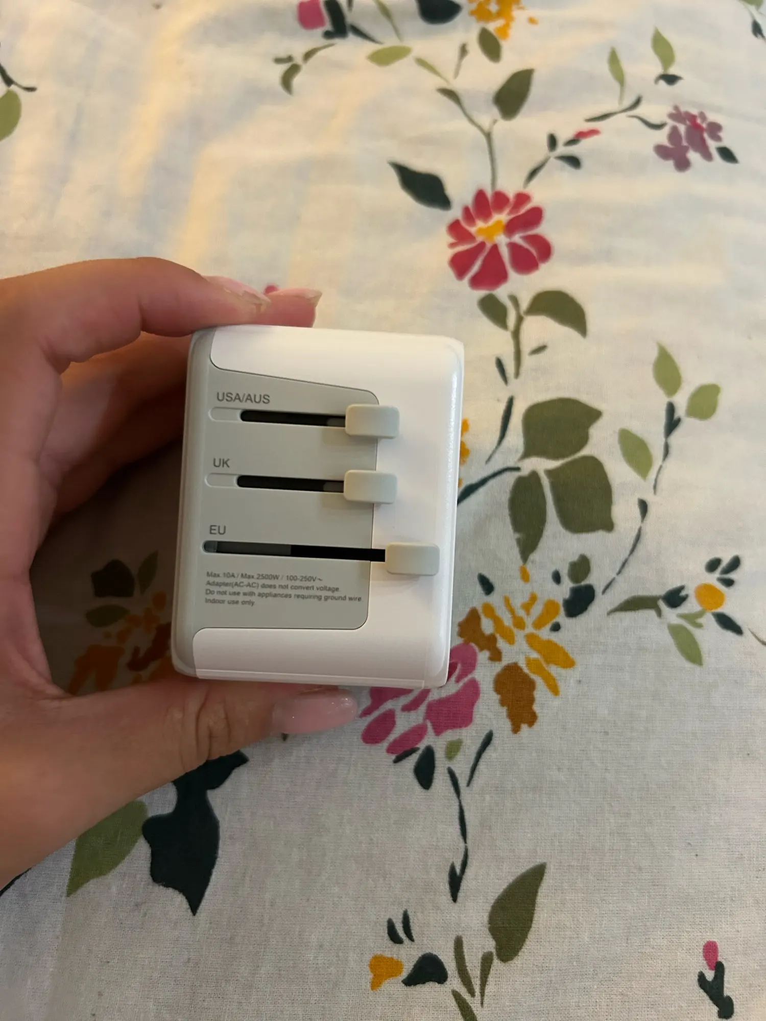 TESSAN Universal Travel Adapter Worldwide with USB & photo review
