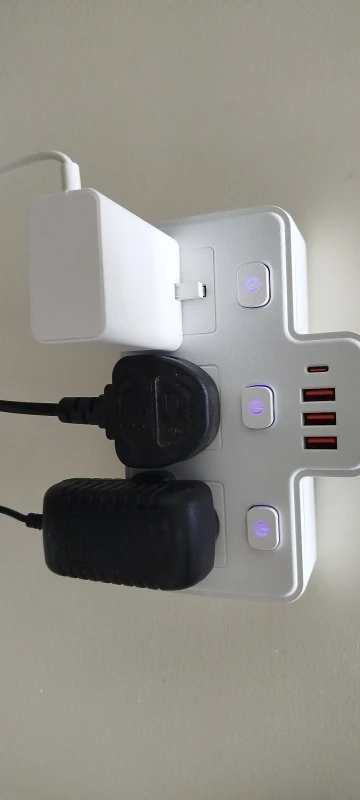 UK AC Plug Power Strip Wall Mounted Independent photo review
