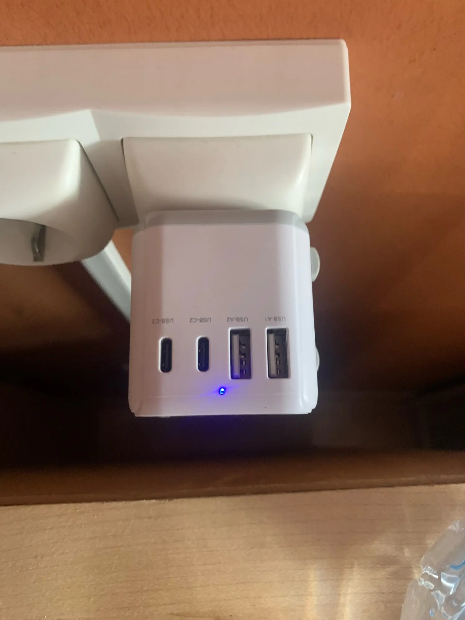 TESSAN Universal Travel Adapter Worldwide with USB & photo review
