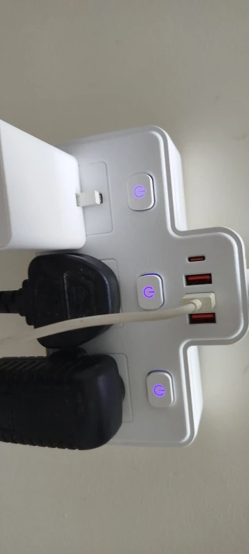 UK AC Plug Power Strip Wall Mounted Independent photo review