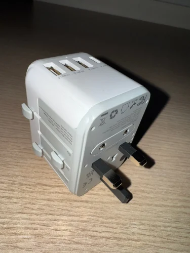 TESSAN Universal Travel Adapter Worldwide with USB & photo review