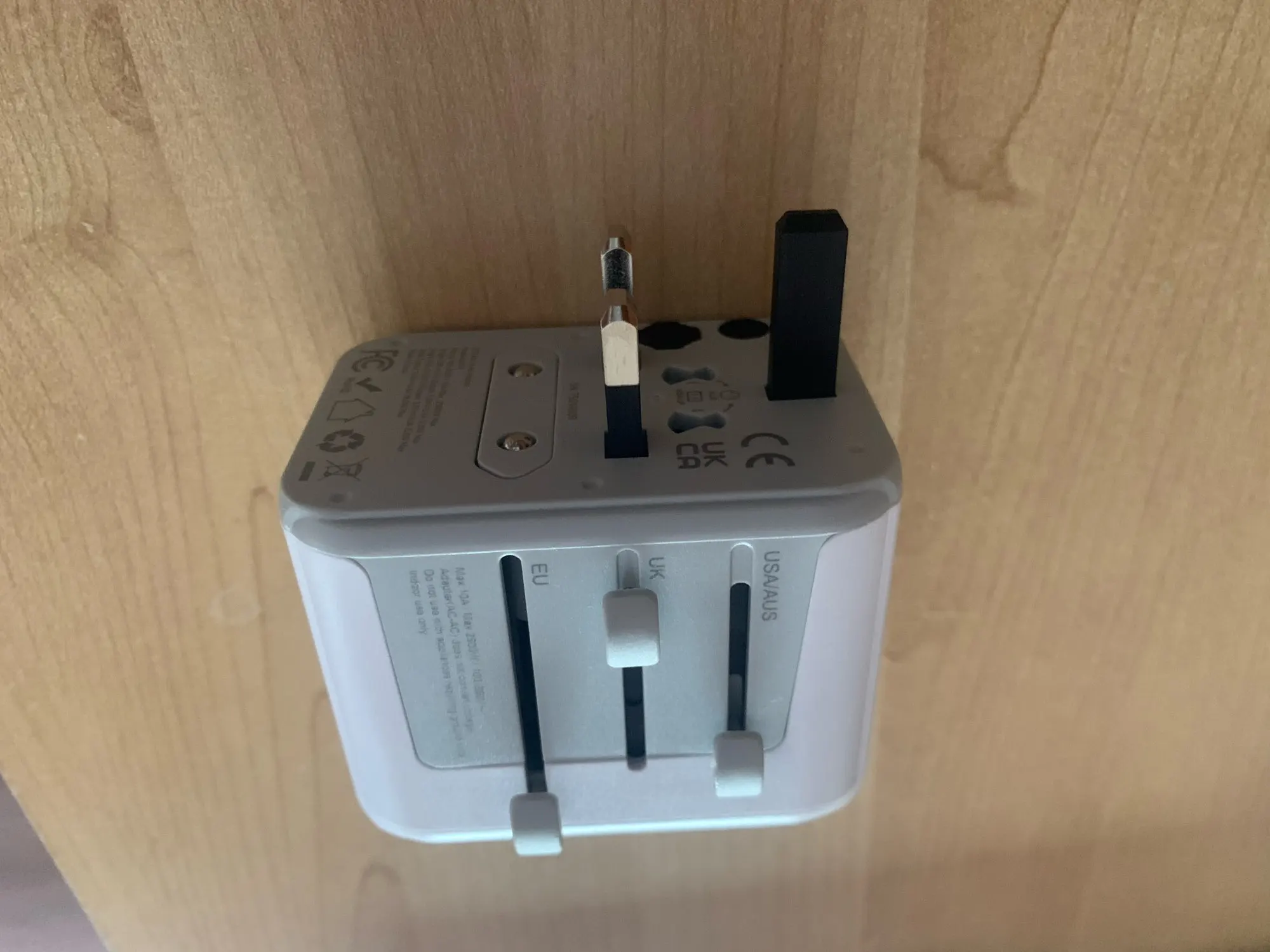 TESSAN Universal Travel Adapter Worldwide with USB & photo review