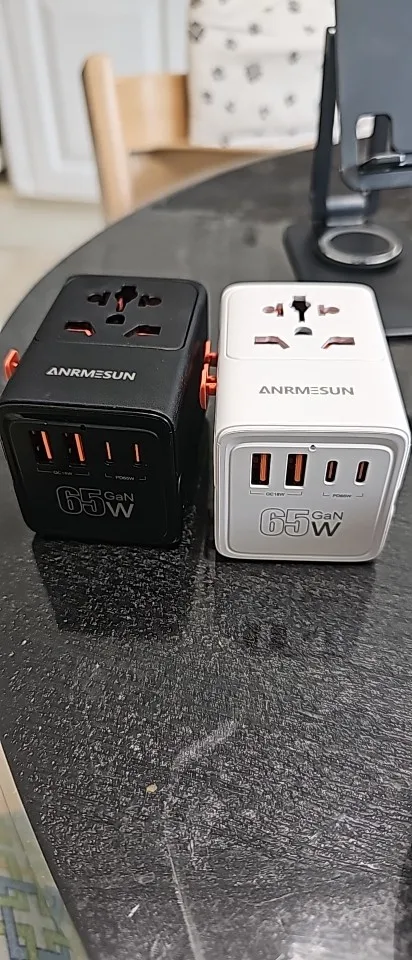65W/45W/25W GaN Universal Travel Adapter with 2 USB photo review