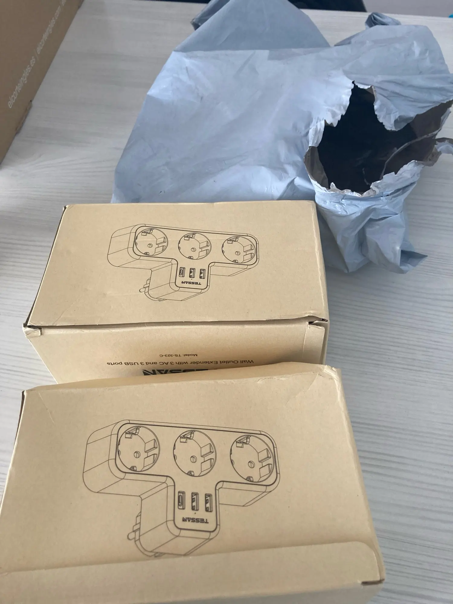 TESSAN EU Plug Power Strip with 3 AC photo review