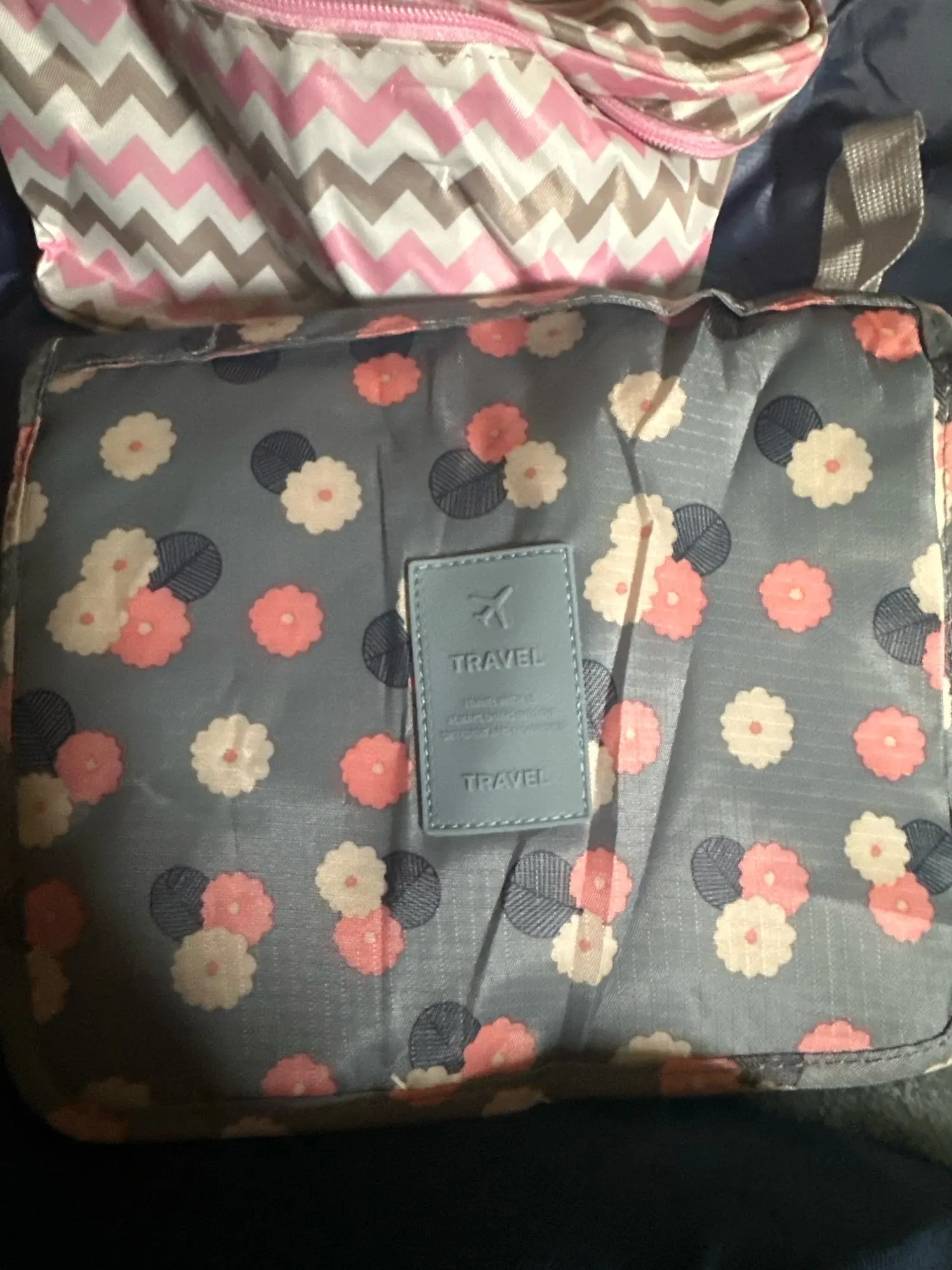 Multifunctional Travel Hook Wash Bag Cosmetics Storage Bag photo review