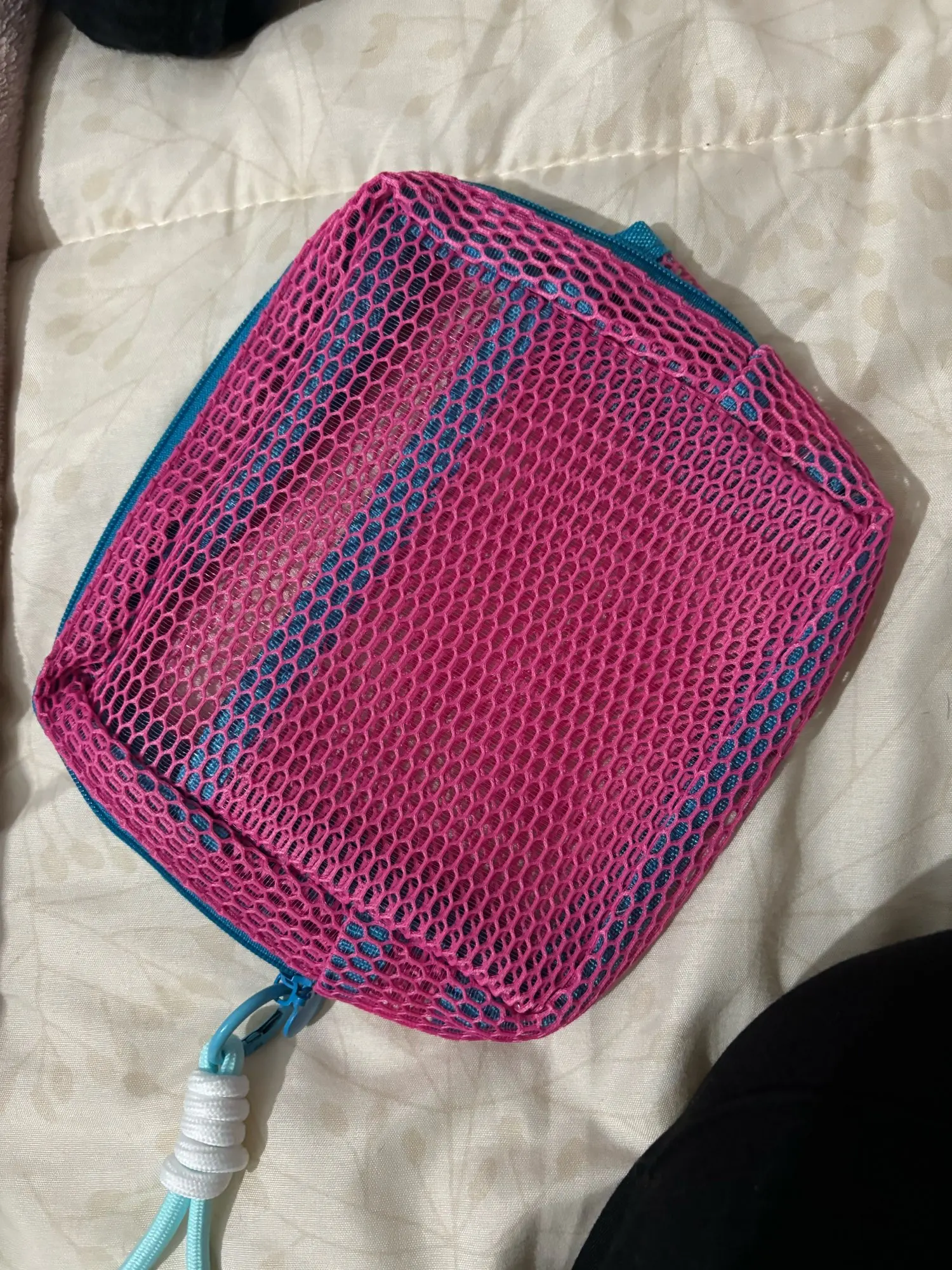 Square Mesh Cosmetic Bag, Portable Square Cosmetic Storage photo review