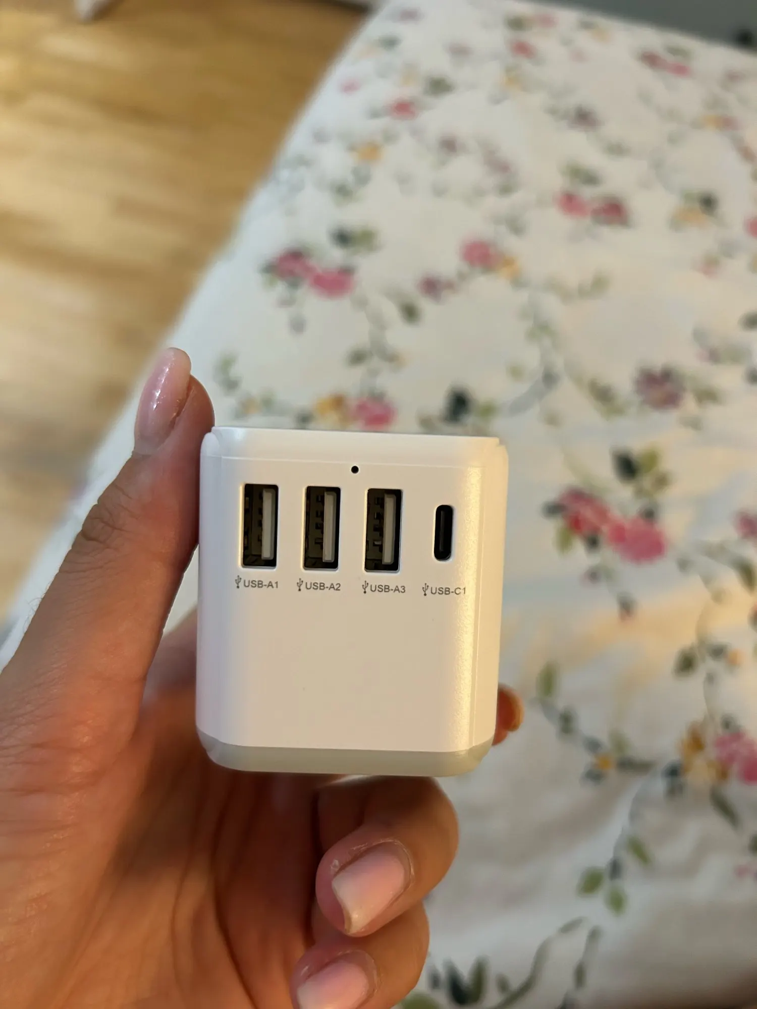 TESSAN Universal Travel Adapter Worldwide with USB & photo review